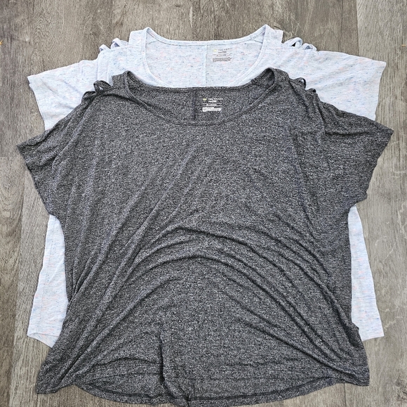Women's bundle of two Short‎ sleeve 2x Nike dry tek tek gear shirts - Picture 1 of 7